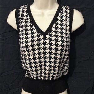 Le Chateau Elegant black and white houndstooth sweater vest!